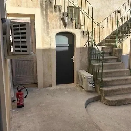 Escapade Nimoise - Centre -clim-wifi-netflix Apartment